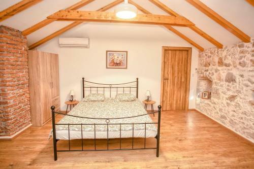 Heritage House With Heated Pool Vrime