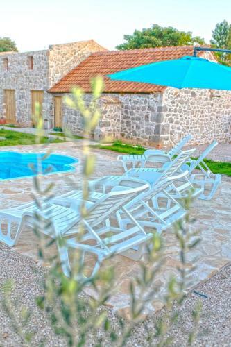 Heritage House With Heated Pool Vrime
