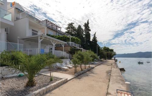 Amazing Apartment In Komarna W/ Wifi