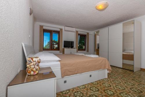 Apartments Pilas