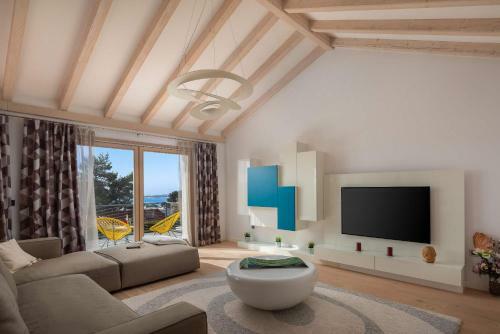 Villa Tela With Pool