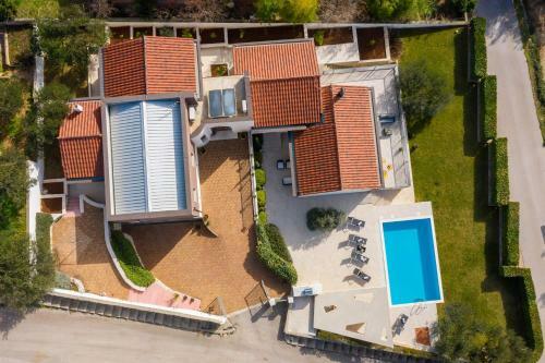 Villa Tela With Pool