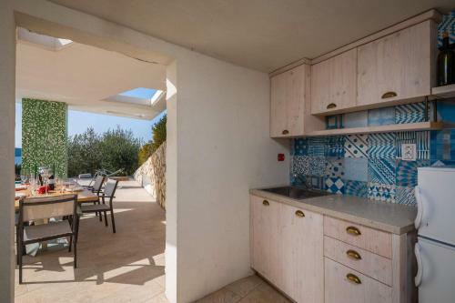 Villa Tela With Pool