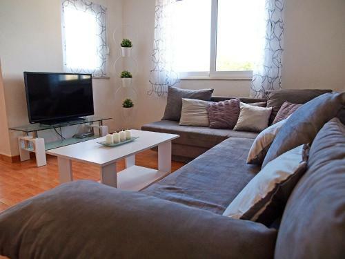 Apartments Ivi
