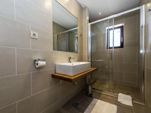 Luxurious Villa In Kadumi With Swimming Pool