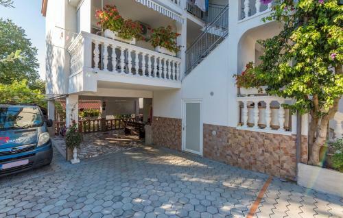 Hostal Apartment Complex Lucija