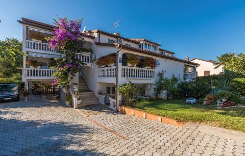 Hostal Apartment Complex Lucija