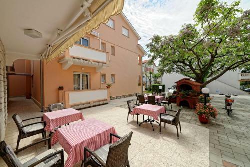 Hostal Apartments Palit Rab