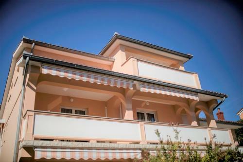 Hostal Apartments Palit Rab