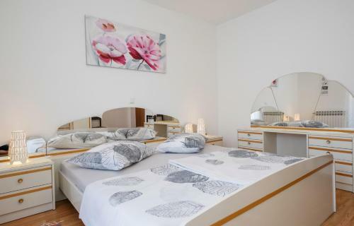 Hostal Apartments Palit Rab