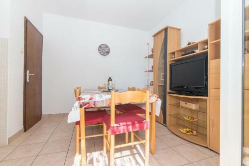 Apartment Luka