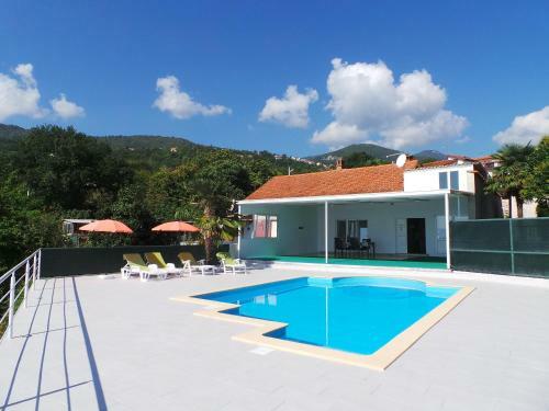 Villa Holiday Home Nina With Sea View