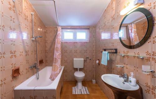 Stunning Apartment In Peracko Blato W/ 2 Bedrooms