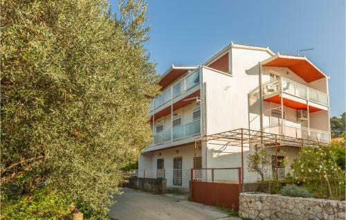 Stunning Apartment In Peracko Blato W/ 2 Bedrooms