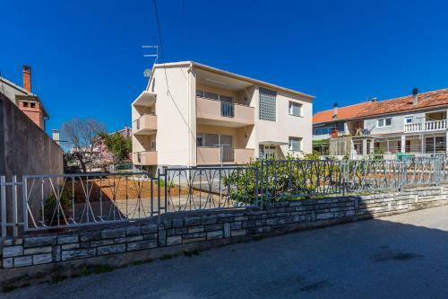 Oleander Apartment
