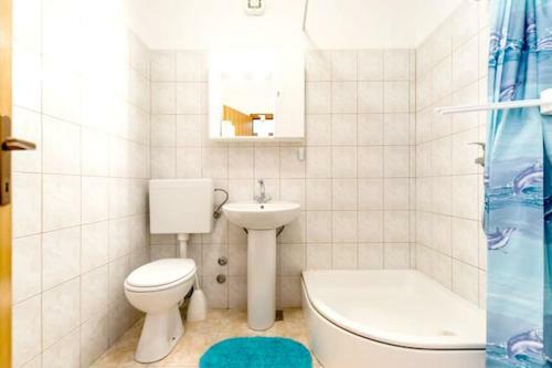 Apartment With One Bedroom In Zavala With Wifi