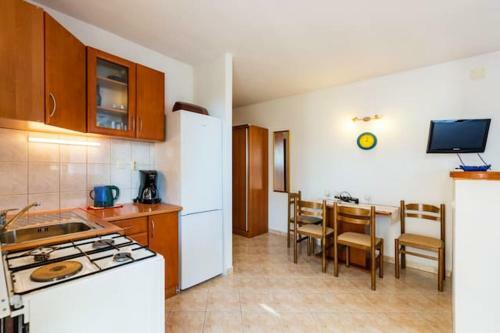 Apartment With One Bedroom In Zavala With Wifi