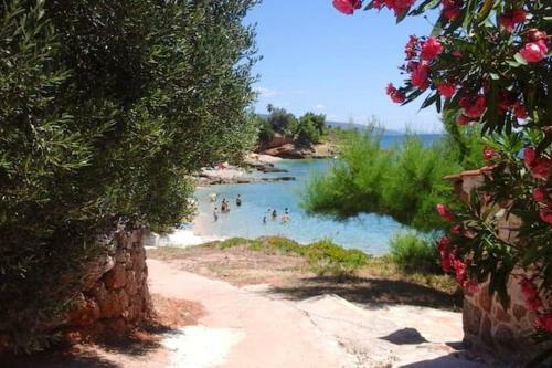 Apartment With One Bedroom In Zavala With Wifi