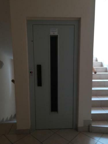 Homy Apartment In Buda, With Safe Garage And Terrace
