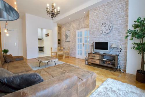 Standard Apartment By Hi5 - Mad�ch Imre 1
