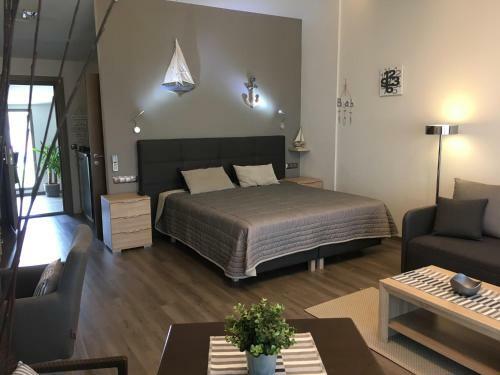 Hostal Calypso Lakeside Rooms & Lux Apartments