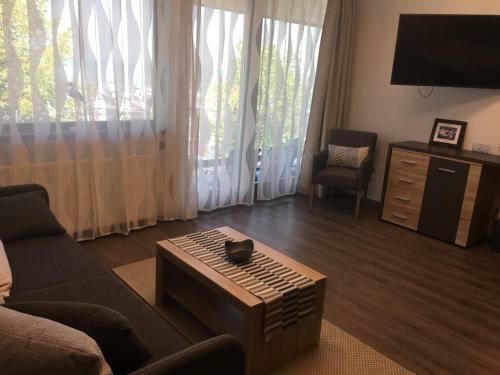 Hostal Calypso Lakeside Rooms & Lux Apartments