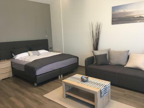 Hostal Calypso Lakeside Rooms & Lux Apartments