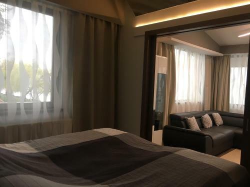 Hostal Calypso Lakeside Rooms & Lux Apartments