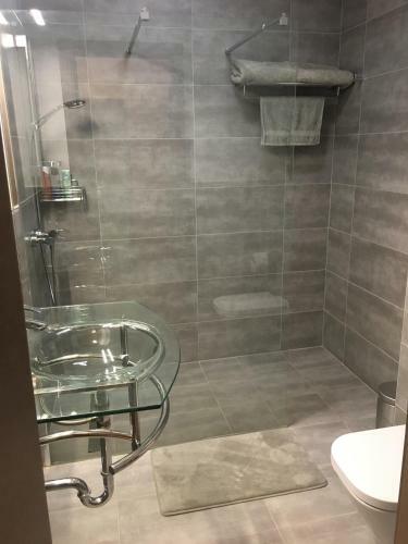 Hostal Calypso Lakeside Rooms & Lux Apartments