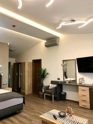 Hostal Calypso Lakeside Rooms & Lux Apartments