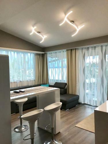 Hostal Calypso Lakeside Rooms & Lux Apartments
