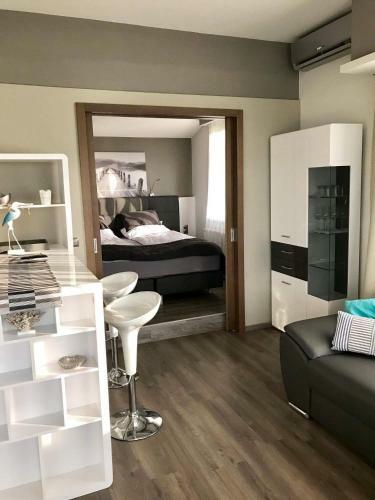 Hostal Calypso Lakeside Rooms & Lux Apartments