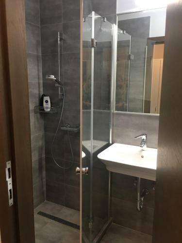 Hostal Calypso Lakeside Rooms & Lux Apartments