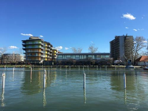 Hostal Calypso Lakeside Rooms & Lux Apartments