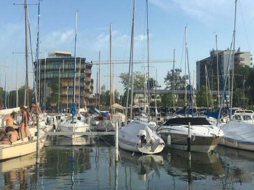 Hostal Calypso Lakeside Rooms & Lux Apartments