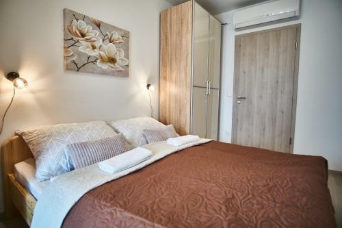 Az�r Apartments - Hostaid