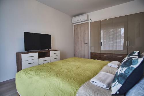 Az�r Apartments - Hostaid