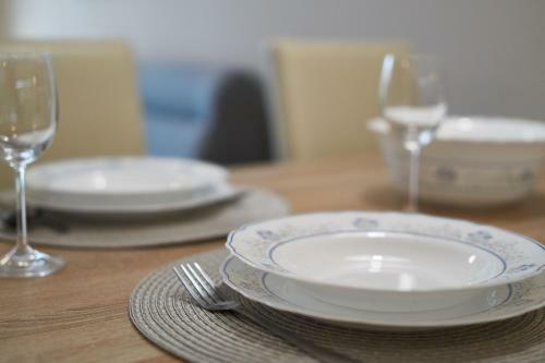 Az�r Apartments - Hostaid