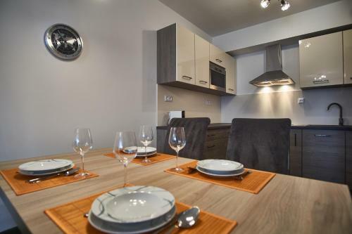 Az�r Apartments - Hostaid