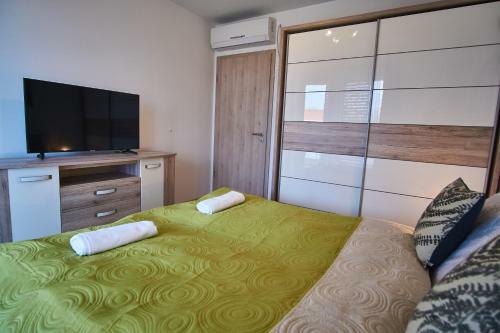 Az�r Apartments - Hostaid
