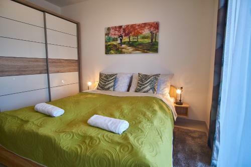 Az�r Apartments - Hostaid
