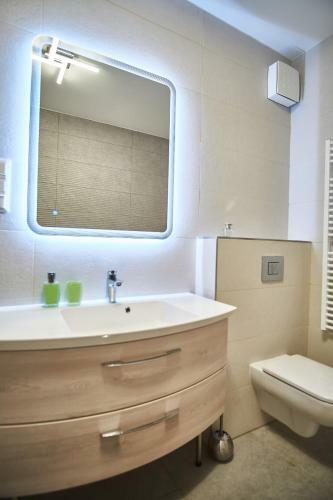 Az�r Apartments - Hostaid