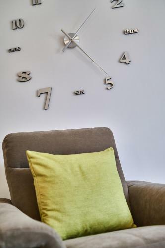 Az�r Apartments - Hostaid