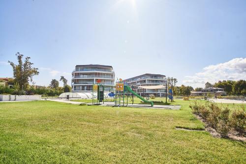 Az�r Apartments - Hostaid