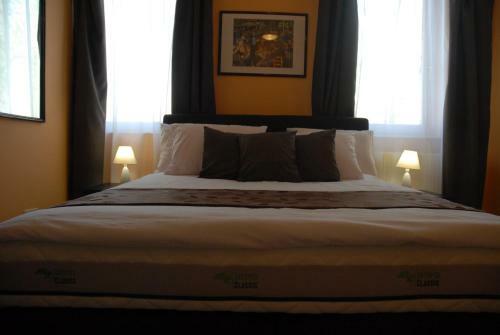 Hostal Joy Guesthouse
