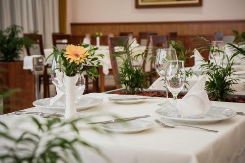 Garden Hotel Wellness �s Konferencia