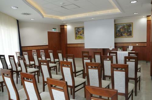 Garden Hotel Wellness �s Konferencia