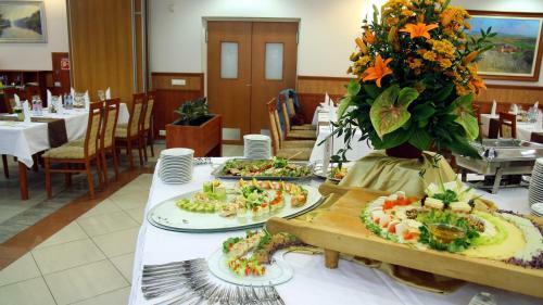 Garden Hotel Wellness �s Konferencia