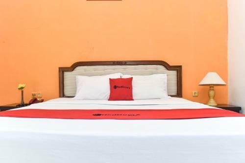 Reddoorz Plus @ Tirta Kencana Hotel