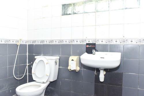 Reddoorz Plus @ Tirta Kencana Hotel